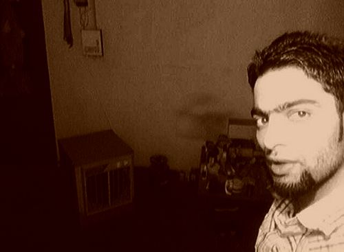 Getting ready to feed huh na na to be a rockstar .