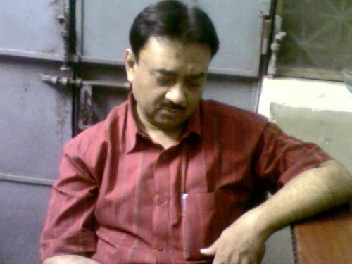 bzi chatting sum1 spl frm isreal...at canteen nw
