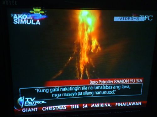 FROM BICOL. .BULKAN SUMASABOG NG LAVA AT BATO.